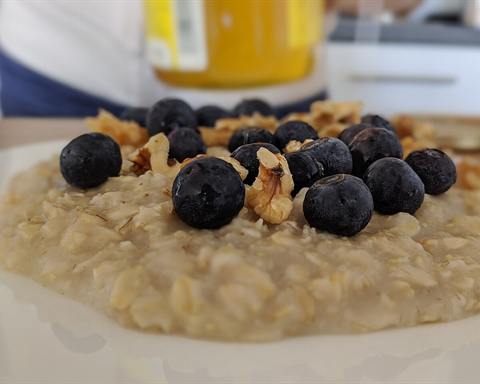 Serving inspiration: Oatmeal topped with fresh blueberries and walnuts. Not verified as this exact recipe.