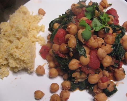 Serving inspiration: Chickpeas and spinach cooked in tomato, served next to couscous. Not verified as this exact recipe.