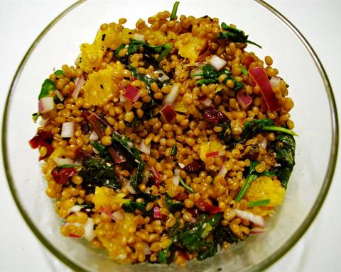 Serving inspiration: A wheat berry salad with spinach, kale, red onion and orange pieces. Not verified as this exact recipe.